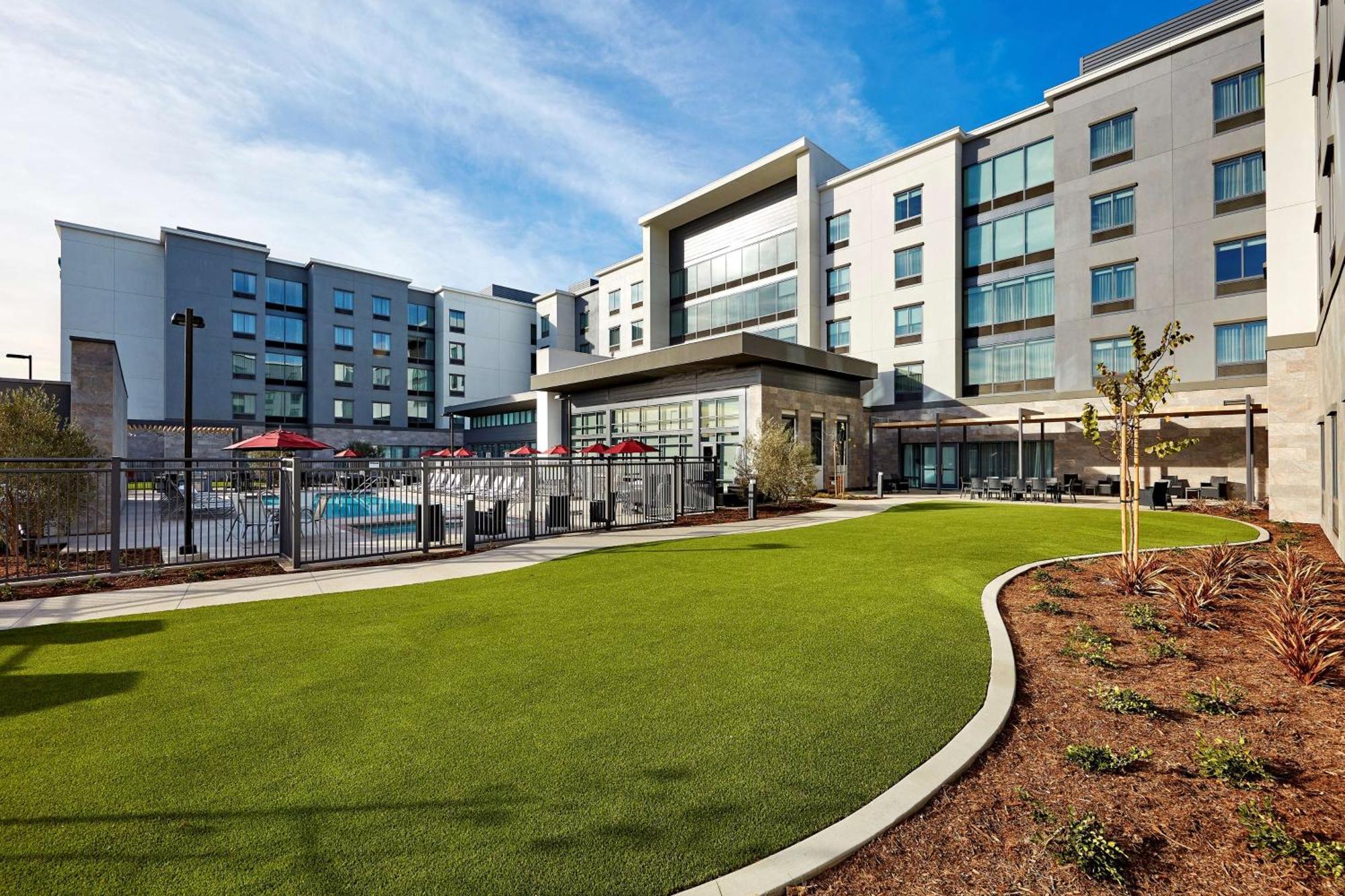 Homewood Suites By Hilton Long Beach Airport Exteriör bild